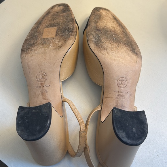 Chanel Tan and Black slingback pumps, 39.5 - Picture 6 of 7